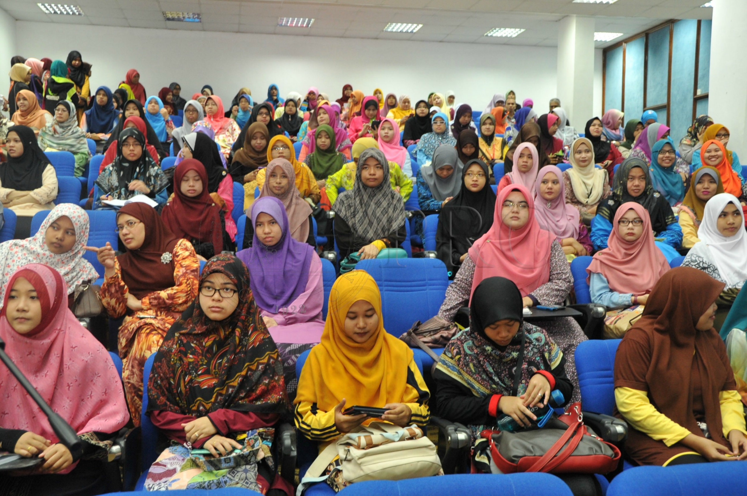 PRO 15 2 MAULIDUR PRO 4105